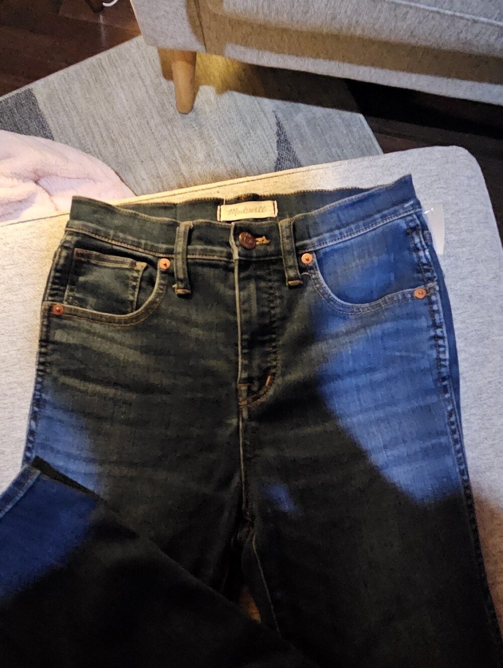 Madewell 10" High-Rise Skinny Jeans in a dark wash.Size 28 Tall